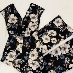 NWT Gianni Bini Floral Jumpsuit 🌼